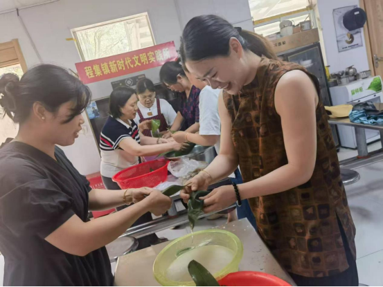 颍州区程集镇开展“粽情端午 幸福安康”主题活动